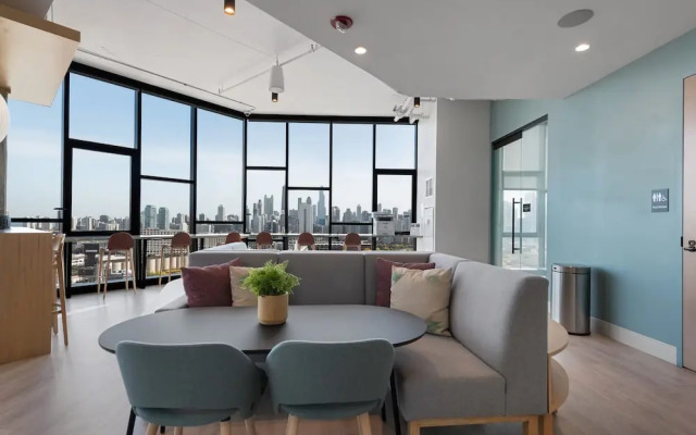 Group Escape 2 Luxury 3BR Penthouses