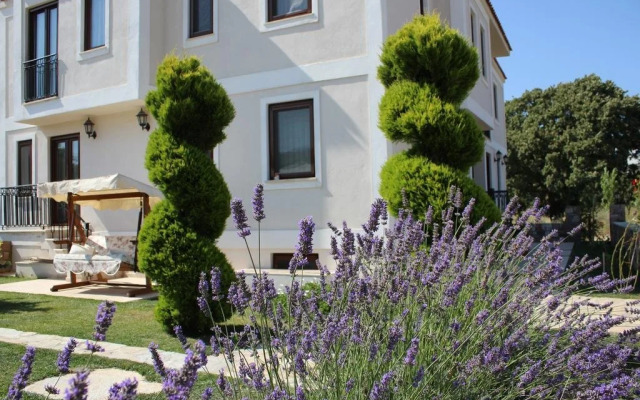 Adacayi Hotel