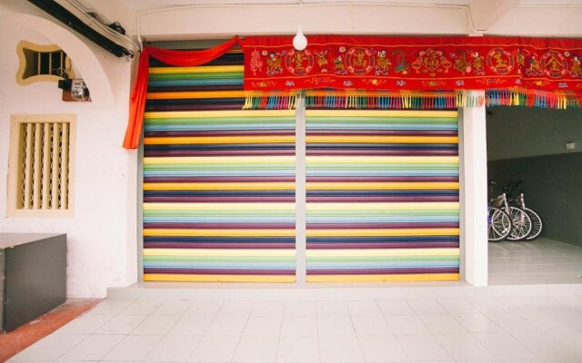 Queen's Hostel- Female Friendly