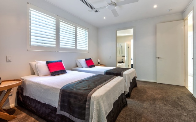 Pavillions 2 Luxury 4 Bedroom 3 Bathroom With In-ground Pool And Golf Buggy – Guest Rooms – Hamilton Island