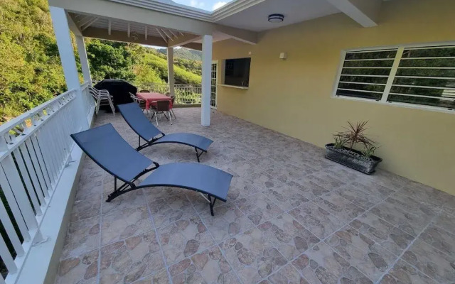 Condo With Pool - Sleeps 8 & bbq Facilities