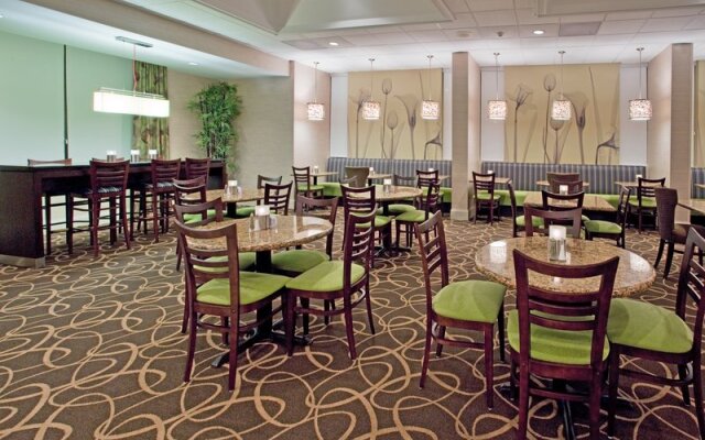 DoubleTree by Hilton Raleigh Midtown