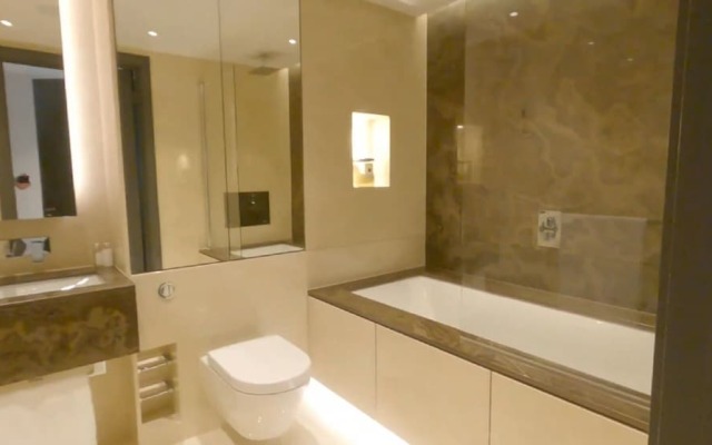 Chelsea Harbour 2-bed Apartment in London