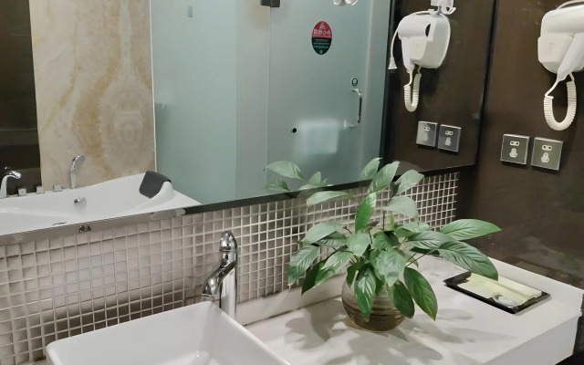 GreenTree Alliance Hotel  Xinyang Nanjing Road DonGYAng Branch