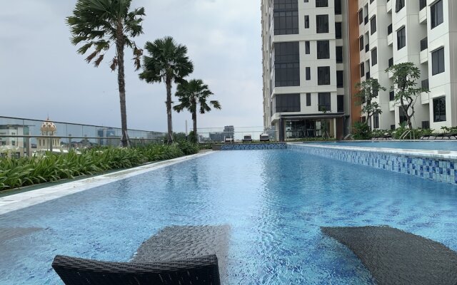 Comfort And Elegant 2Br At Permata Hijau Suites Apartment