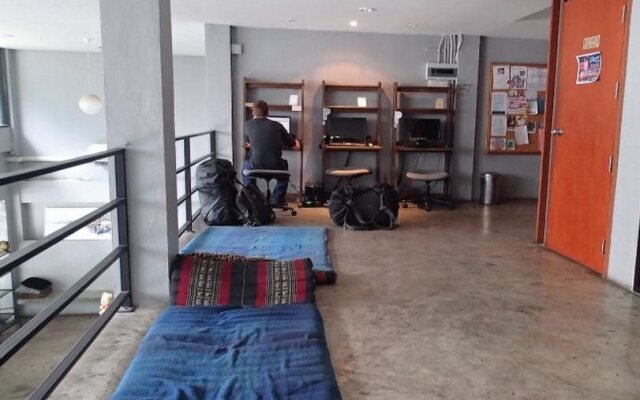 We Bangkok Hostel