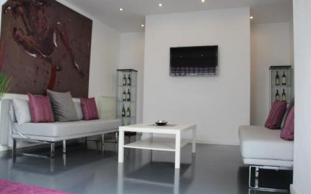 Living Aparthotel