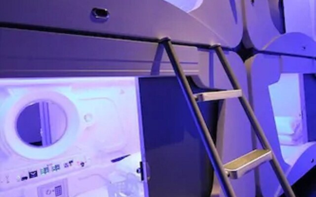 Heybear Capsule Hotel