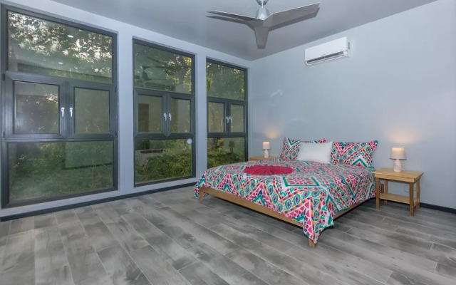 Brisa De Verano 2 Bedroom Home by RedAwning