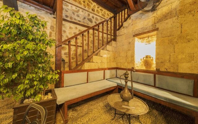 Pleasant Hotel Room Near Hadrian s Gate