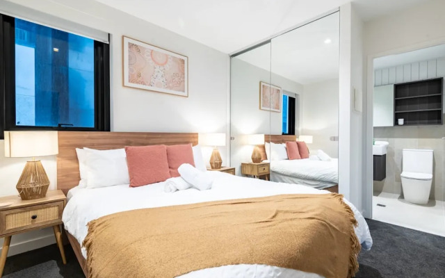 Central 2 Bedroom Apartment in Southbank