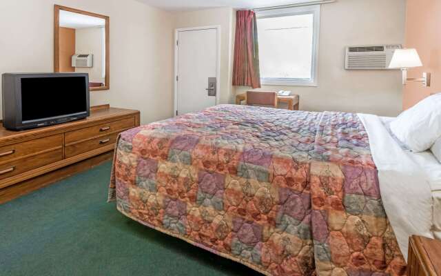 Days Inn by Wyndham Henrietta/Rochester Area