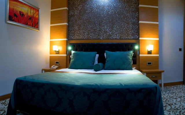 Malahit Exclusive City Hotel
