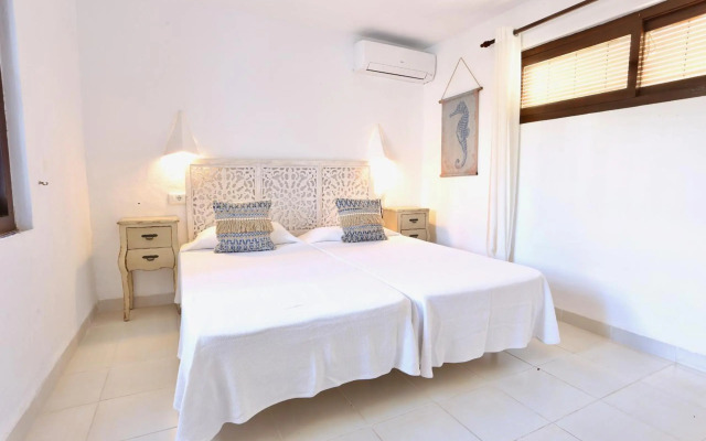 Urbanización El Oasis, 20 Villas en 1ª Línea Playa