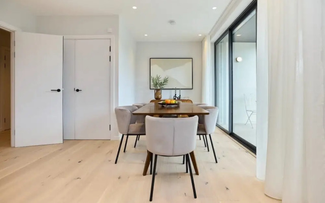 The Brondesbury Place - Bright 2bdr Flat With Balcony + Parking