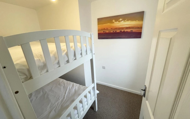 Pool Hill Terrace - Two Bedroom Apartment