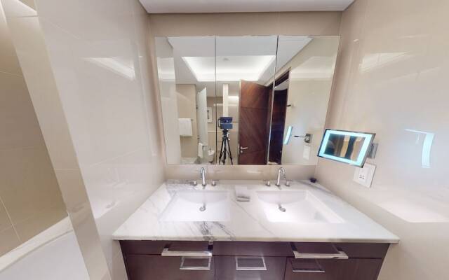 Stunning 2 Bed Address Sky View Best Layout