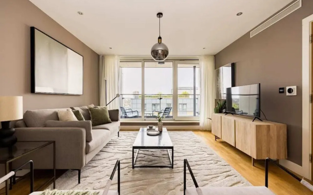 The Riverside Residence - 3bdr Flat With Balcony