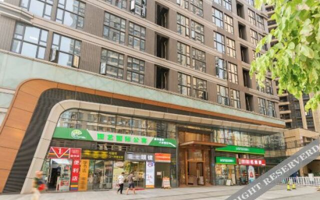 Gardening Hotel Apartment (Guangzhou Xilang Subway Station Zhonghai Huawan Branch)