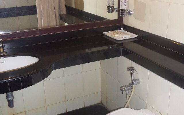 Hotel Elegance, Angamaly