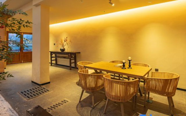Xinzhou Huaxi Hot Spring Homestay (Xinzhou Ancient Town Branch)