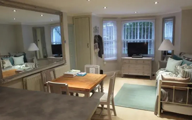 New, beautifully-designed garden flat in Clapham