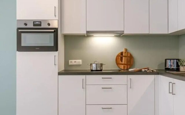 Modern Apartment for up to Five People