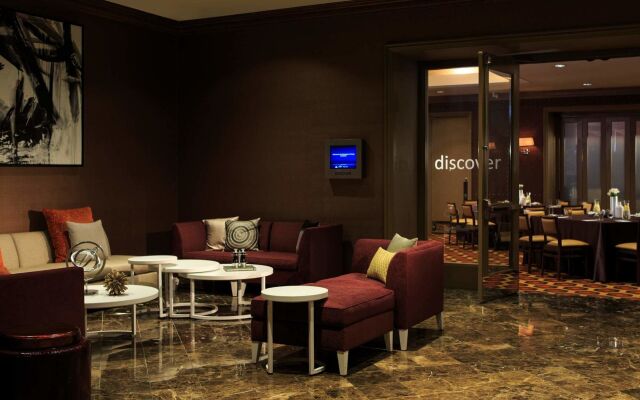 Renaissance Chicago Downtown Hotel