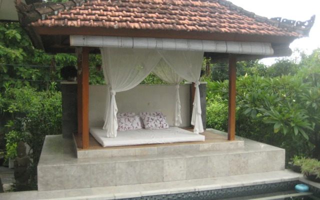 Lovina Villa Resort Puri Bulan