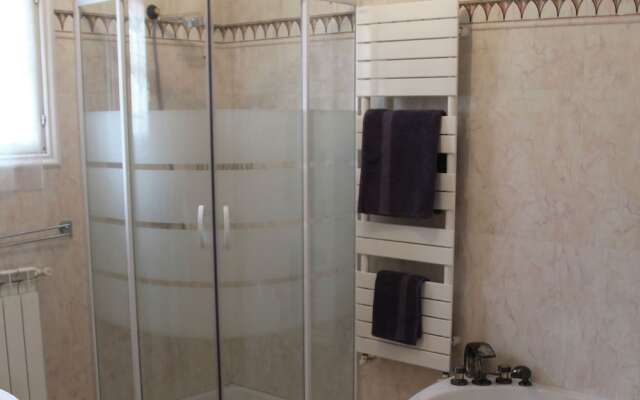 Gorgeous Villa in Montcaret With Private Swimming Pool