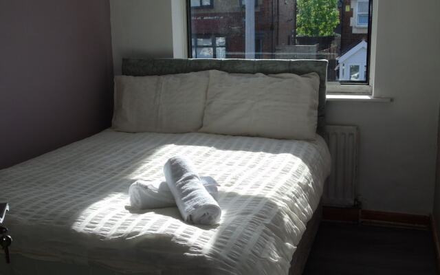 Beautiful 4-Bed Apartment