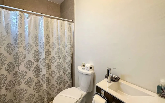 Town Shore Escape 3BR Haven