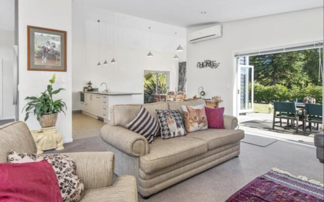 Lupin Lodge Bed and Breakfast