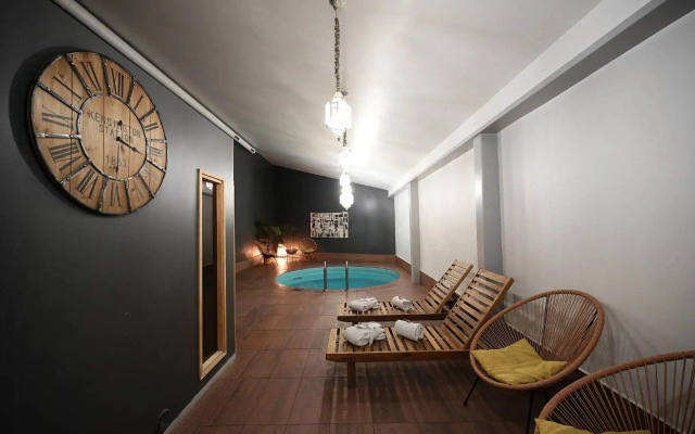 Navalis Hotel