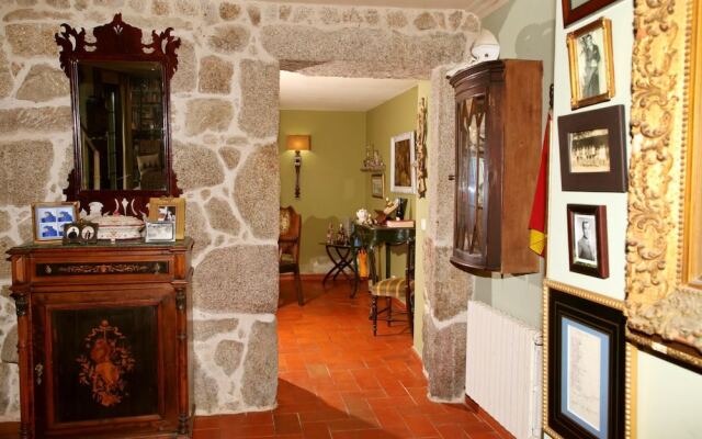 House With 5 Bedrooms in Pontevedra, With Enclosed Garden