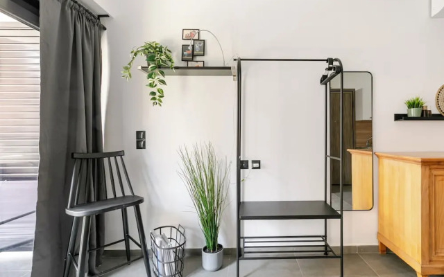 Zeni Stylish Studio W Balcony in Athens