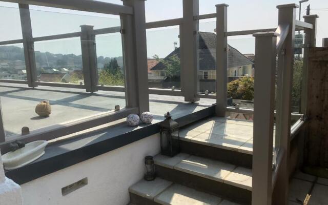 Jurassic View Apartment