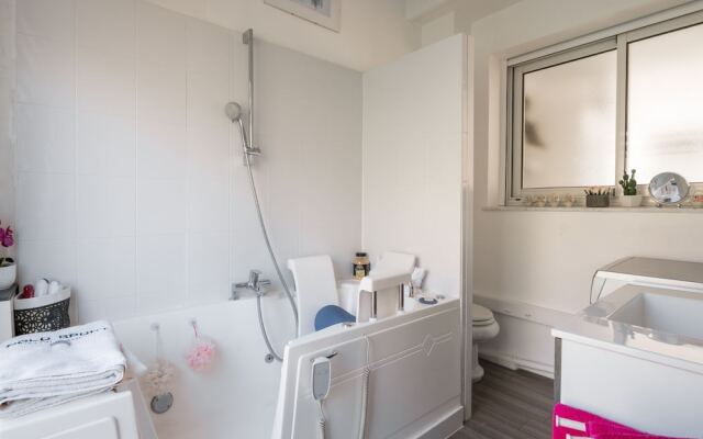 Elegant Apartment in Nice With Swimming Pool