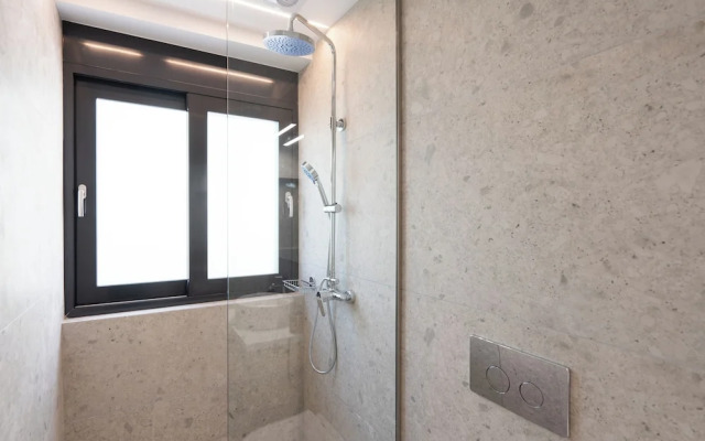 Kosmos Luxury Residences