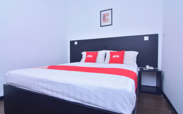 OYO 43959 Astana Hotel
