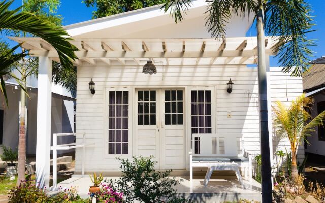 Casa Blanca Gili Air