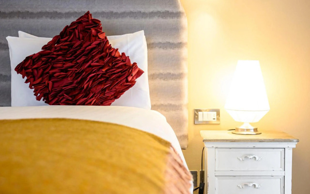 The House Hotel