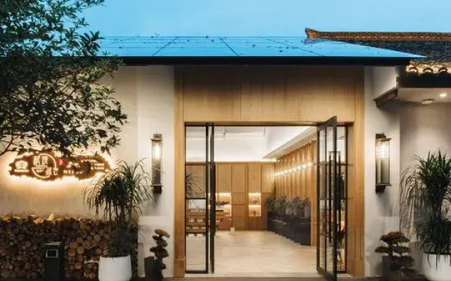 Victorville Secret House Hotel