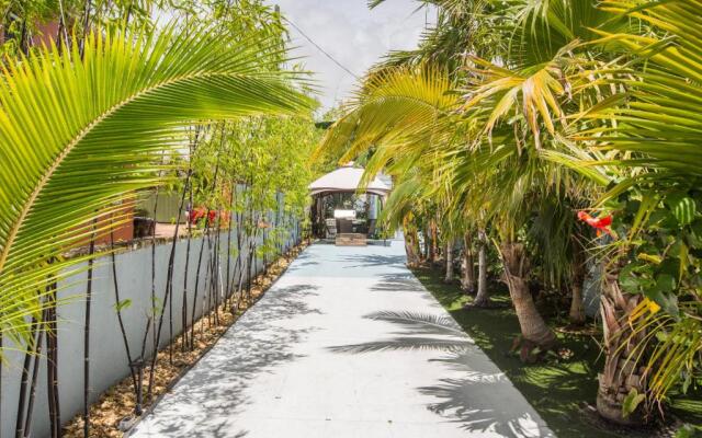 Tropical Garden Bungalow A