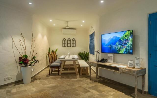 Saffronstays Kairos Zeus