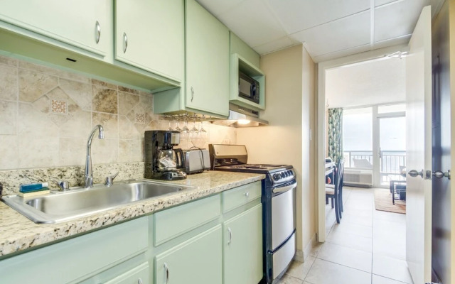 Oceanfront Boardwalk Condo w Private Balcony & Close to the Beach