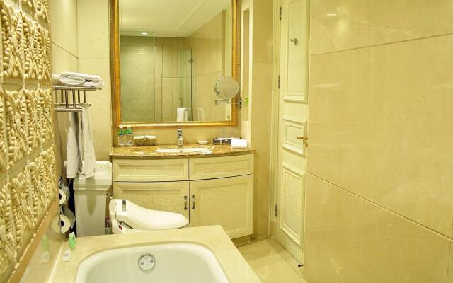 Palace International Hotel