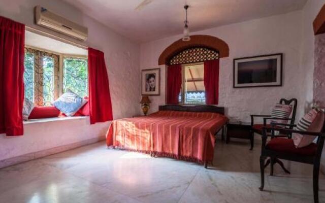 Retreat on Cloud 9 by Vista Rooms