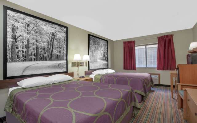 Super 8 by Wyndham Evansville East