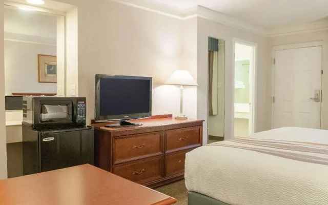 La Quinta Inn New Orleans Veterans-Metairie